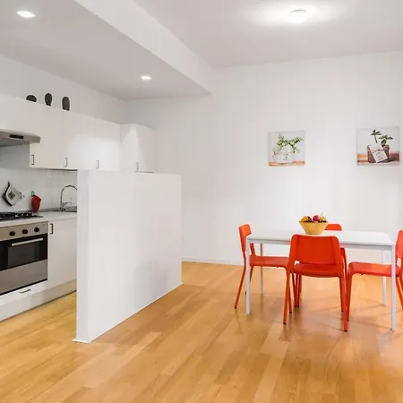 Flats4rent Delia Apartment Verona
